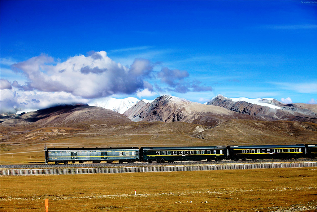新東方快車～中國「旅遊專列」 移動中酒店－新疆南北疆域知秋色彩靜物15日